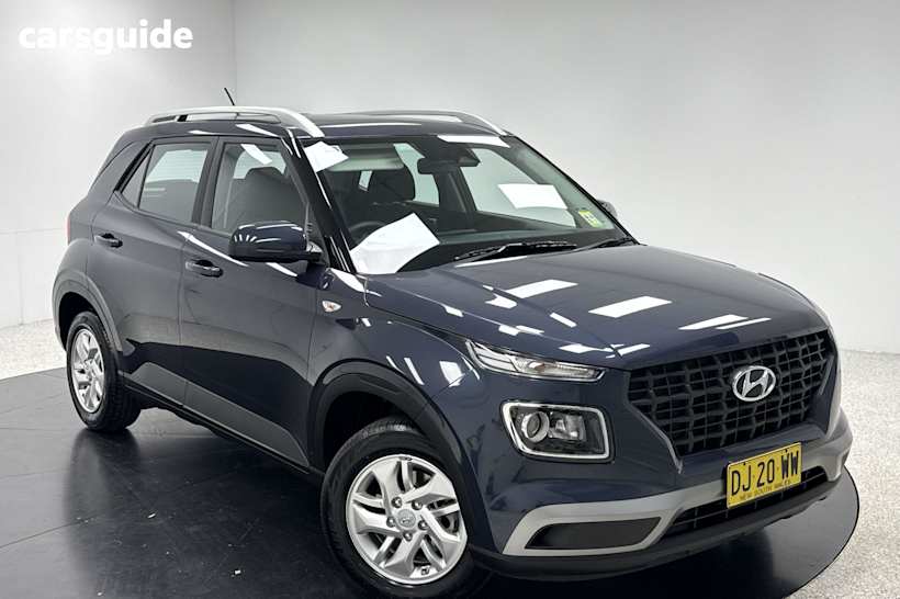 Blue 2023 Hyundai Venue SUV F