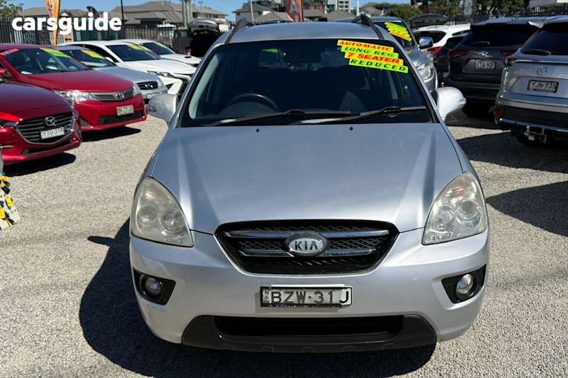 Silver 2010 Kia Rondo SUV EX F