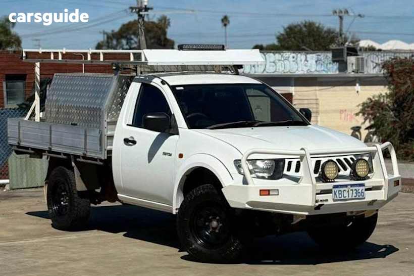 White 2009 Mitsubishi Triton Ute Tray GL R