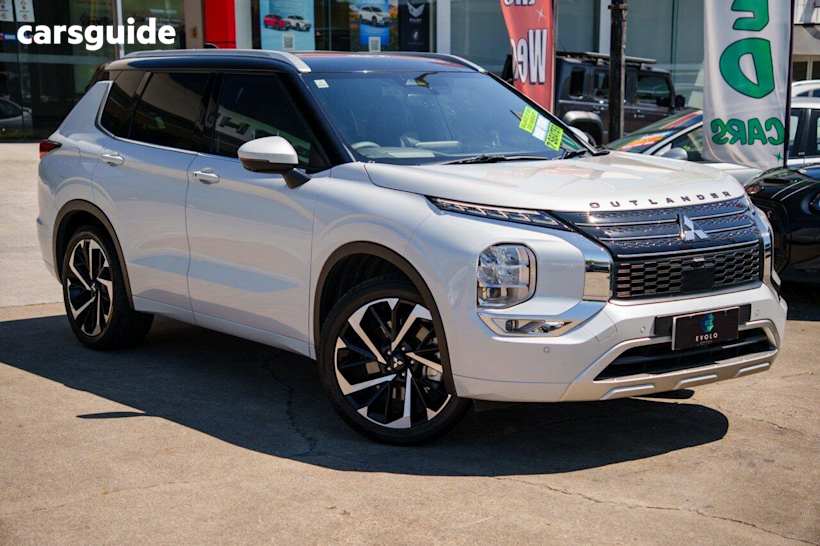 White 2023 Mitsubishi Outlander Wagon Exceed Tourer 7 Seat (Awd)