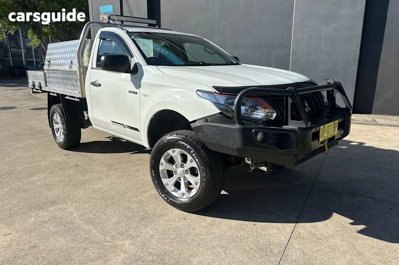 White 2017 Mitsubishi Triton Ute Tray GLX R