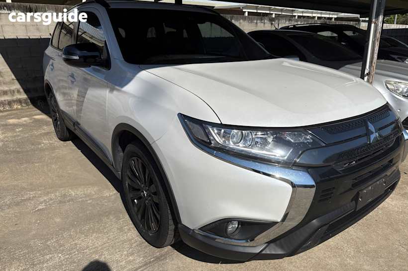 White 2019 Mitsubishi Outlander SUV BLACK EDITION F