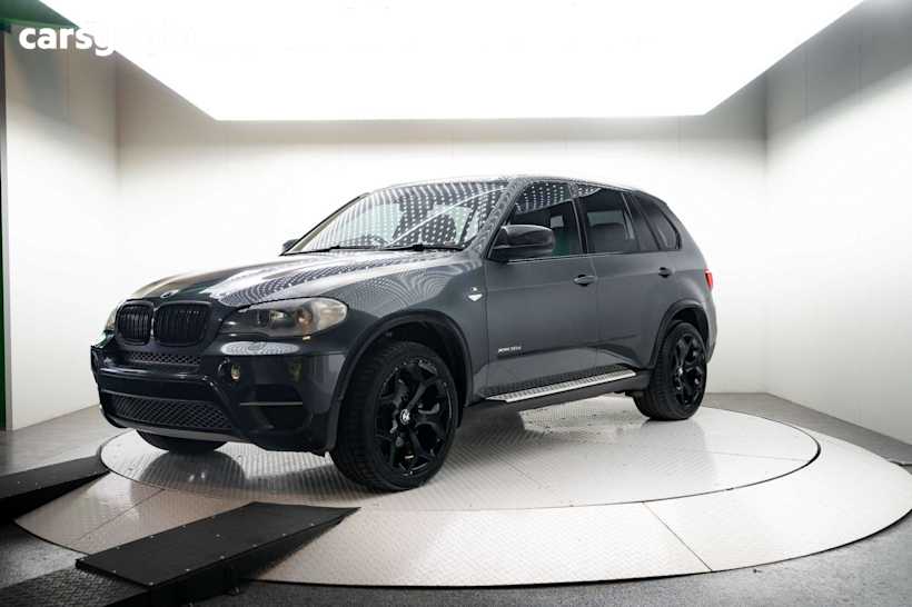Grey 2013 BMW X5 SUV XDRIVE30D 4X4