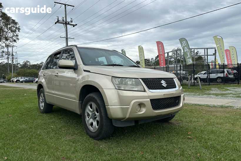 Beige 2010 Suzuki Grand Vitara Wagon (4X4)