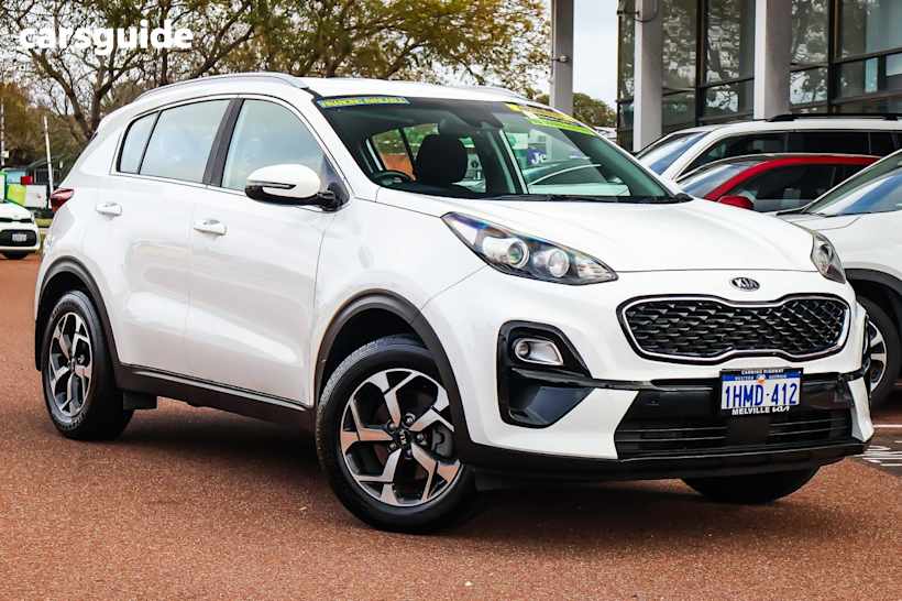 White 2018 Kia Sportage SUV SI F
