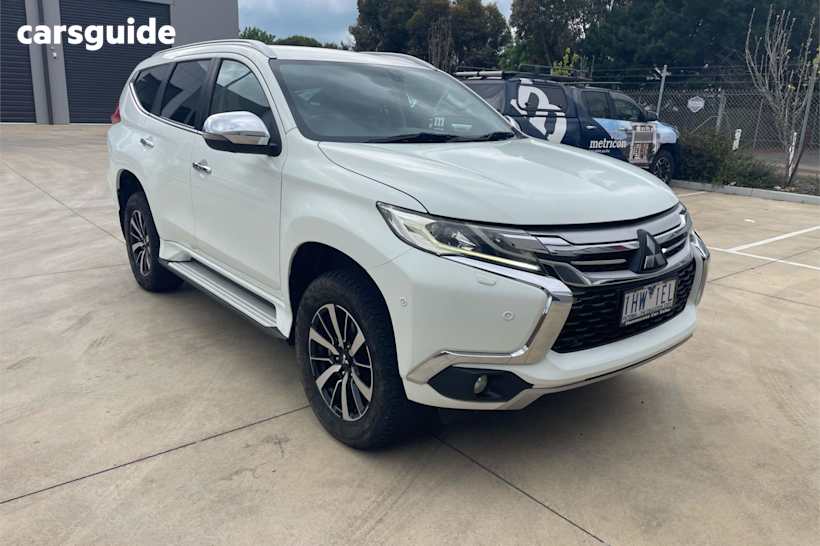White 2016 Mitsubishi Pajero Sport Wagon Exceed (4X4) 7 Seat