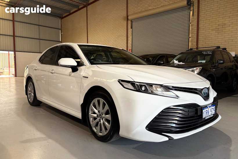 White 2019 Toyota Camry Sedan ASCENT F