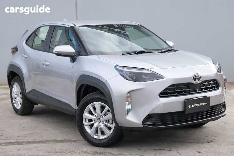 Silver 2024 Toyota YARIS CROSS HYBRID Hatch GX 4X4