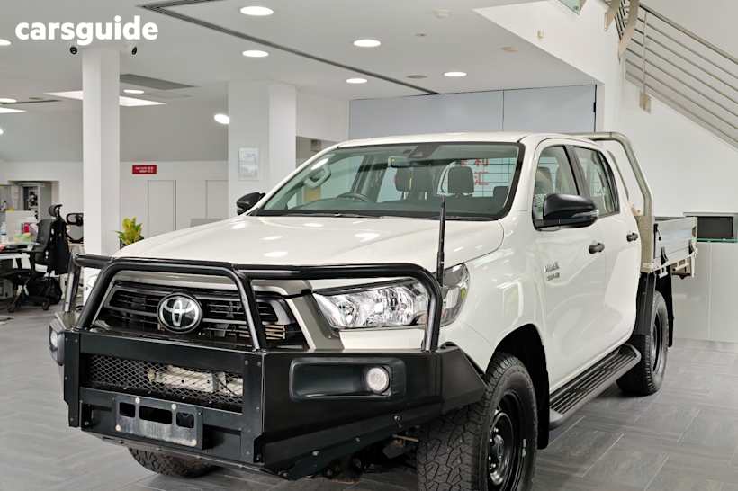 White 2022 Toyota Hilux Double Cab Chassis Sr (4X4)