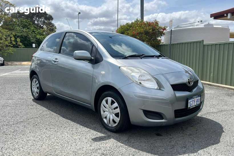 Silver 2009 Toyota Yaris Hatchback Yr