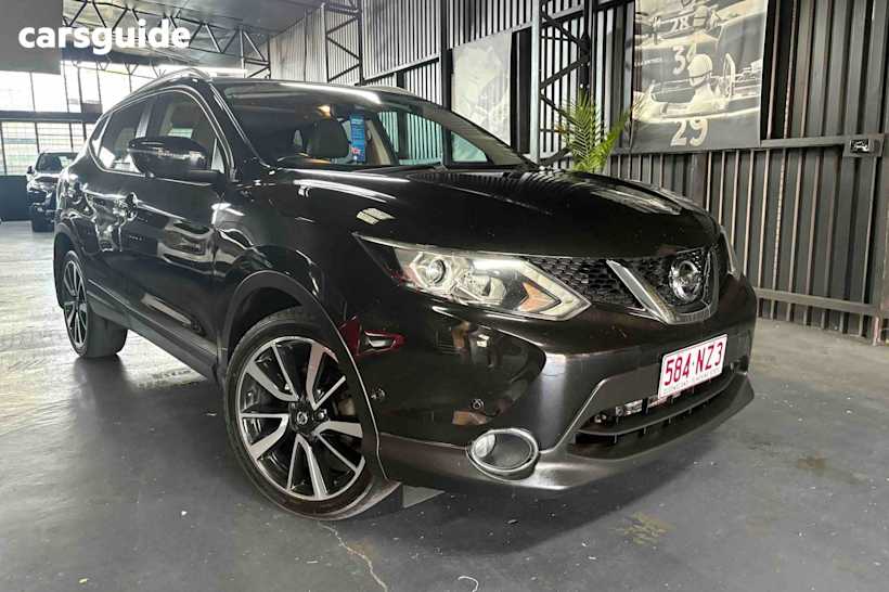 Black 2015 Nissan Qashqai Wagon Tl