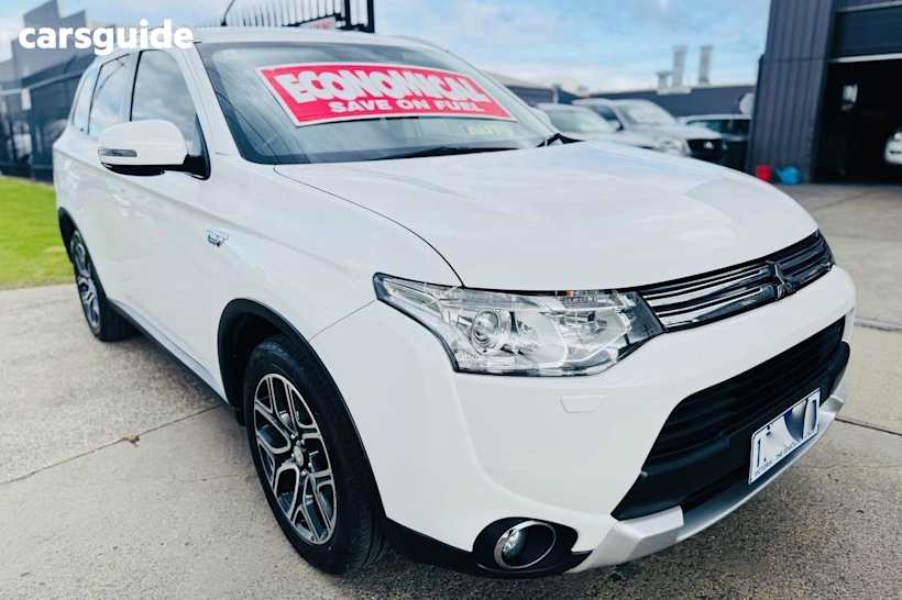 White 2016 Mitsubishi Outlander Wagon Phev Hybrid