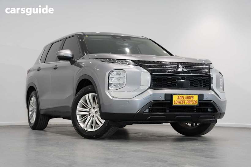 Grey 2023 Mitsubishi Outlander SUV ES F