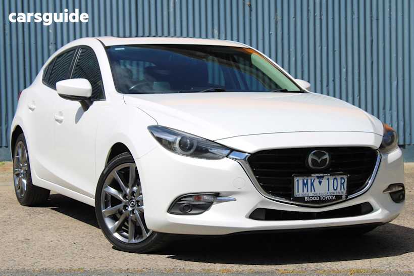 White 2018 Mazda Mazda3 Hatch SP25 ASTINA F