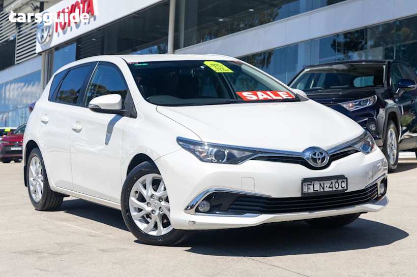 White 2015 Toyota Corolla Hatchback Ascent Sport