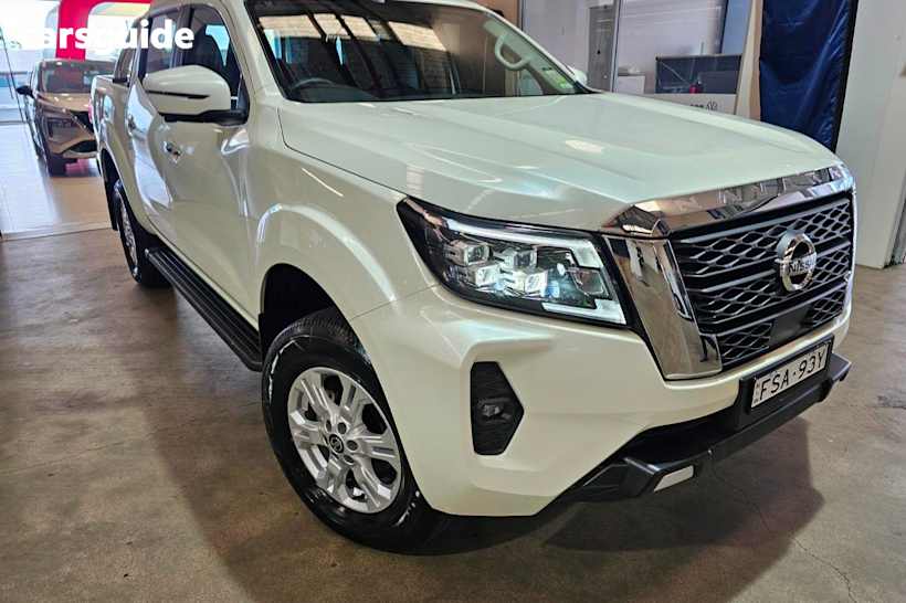 White 2024 Nissan Navara Dual Cab Pick-up St (4X4)