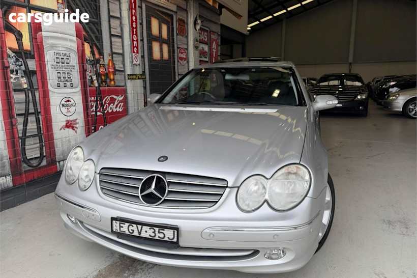 Silver 2004 Mercedes-Benz CLK320 Coupe Elegance