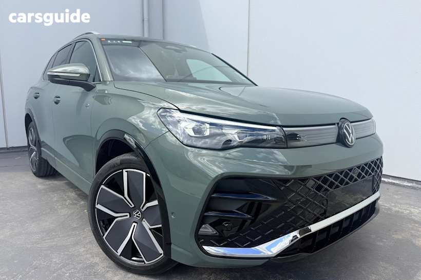 Green 2025 Volkswagen Tiguan Wagon 195Tsi R-Line