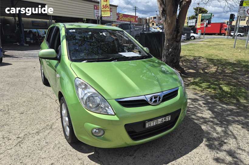 Green 2010 Hyundai I20 Hatchback Elite