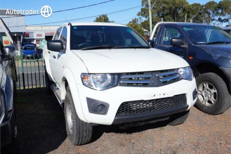 White 2014 Mitsubishi Triton Ute Tray GLX (4x4)