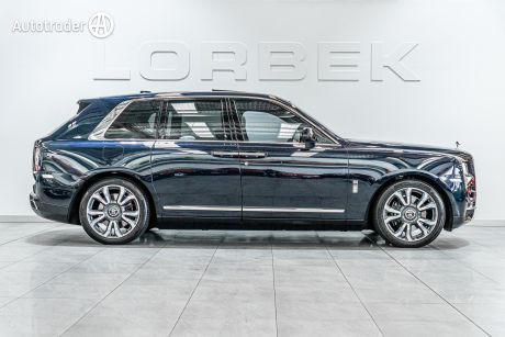 Blue 2019 Rolls-Royce Cullinan Wagon