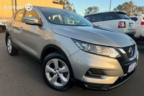 Silver 2020 Nissan Qashqai Wagon ST