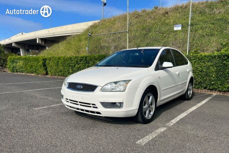 White 2007 Ford Focus Hatchback LX
