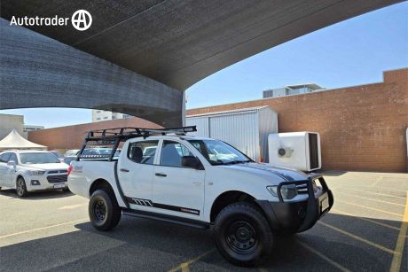 White 2010 Mitsubishi Triton Double Cab Utility GLX (4X4)