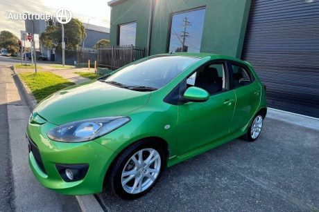 Green 2009 Mazda 2 Hatchback Genki