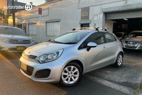 Silver 2012 Kia RIO Hatch