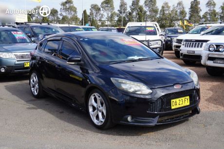 Black 2013 Ford Focus Hatchback ST