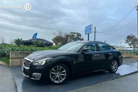 Black 2016 Infiniti Q70 Sedan 3.7 GT