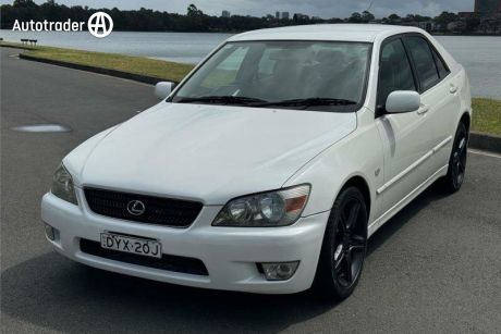 White 2002 Lexus IS200 Sedan Sports Luxury