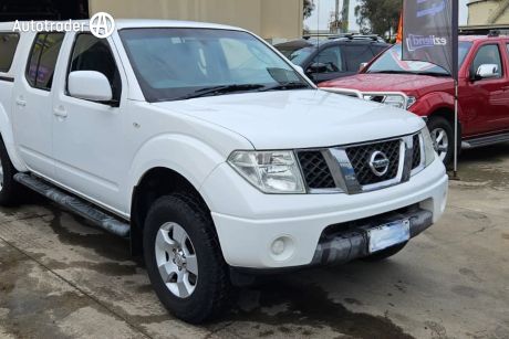 White 2011 Nissan Navara Dual Cab Pick-up ST (4X4)