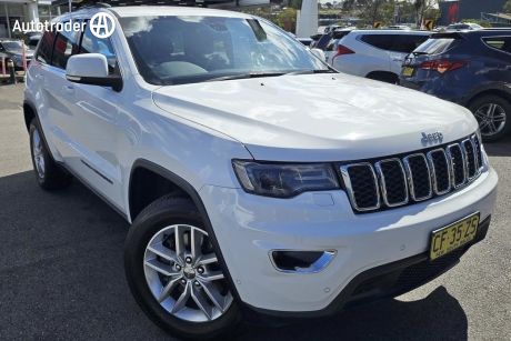 White 2018 Jeep Grand Cherokee Wagon Laredo (4X4)