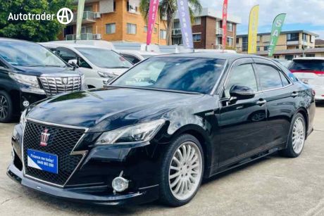Black 2014 Toyota Crown Sedan