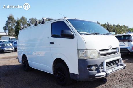 White 2005 Toyota HiAce Van LWB