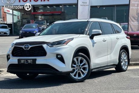 White 2021 Toyota Kluger Wagon Grande Hybrid AWD