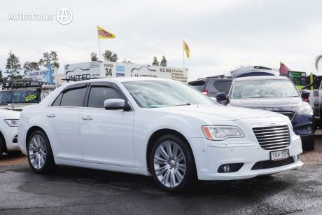 White 2013 Chrysler 300 Sedan C Luxury