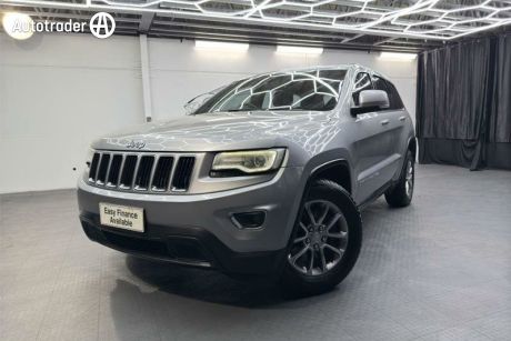 Silver 2014 Jeep Grand Cherokee Wagon Laredo (4X4)