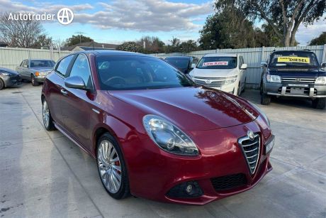 Red 2013 Alfa Romeo Giulietta Hatchback Distinctive