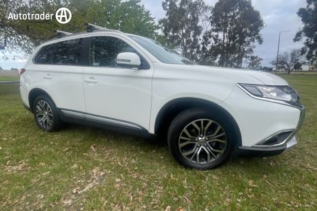 White 2017 Mitsubishi Outlander Wagon LS (4X4)
