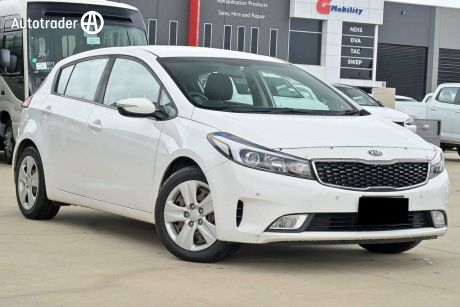 White 2017 Kia Cerato Hatchback S