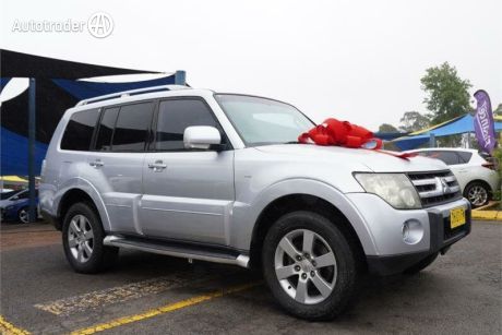 Silver 2007 Mitsubishi Pajero Wagon VR-X LWB (4X4)