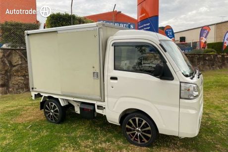 White 2019 Daihatsu Hi-jet Cab Chassis Standard