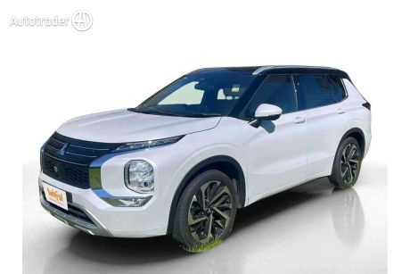 White 2022 Mitsubishi Outlander Wagon Exceed Tourer 7 Seat (awd)
