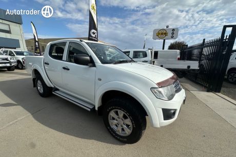 White 2015 Mitsubishi Triton Double Cab Utility GLX (4X4)