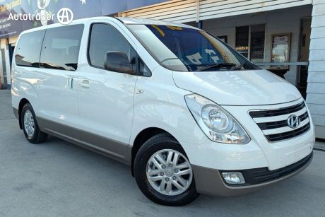 White 2015 Hyundai Imax Wagon