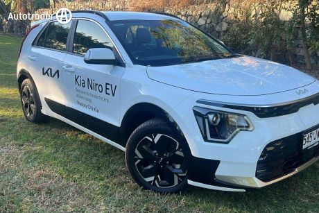 White 2023 Kia Niro Wagon EV S