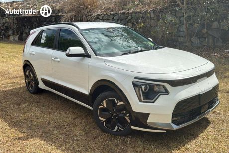 White 2023 Kia Niro Wagon EV S